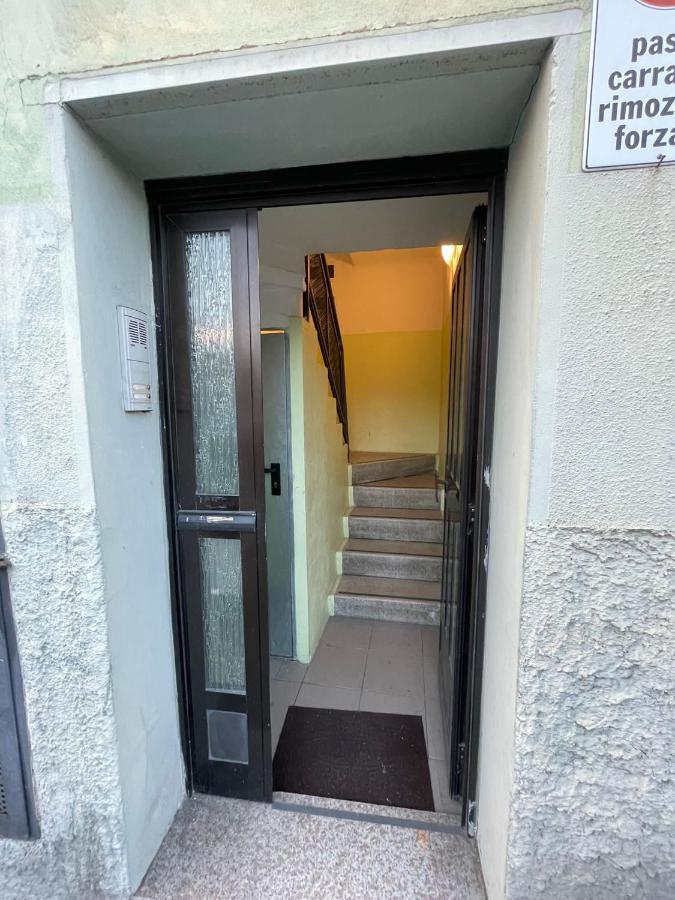 La Casa Di Ste' Lägenhet Milano Exteriör bild